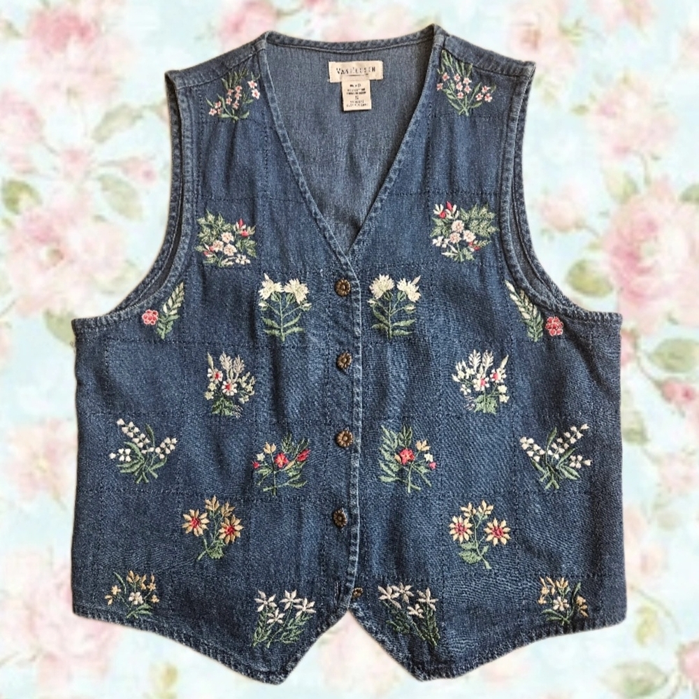 Wildfower Floral Embroidered Denim Vest by Van Huesen.  Button Front. S.